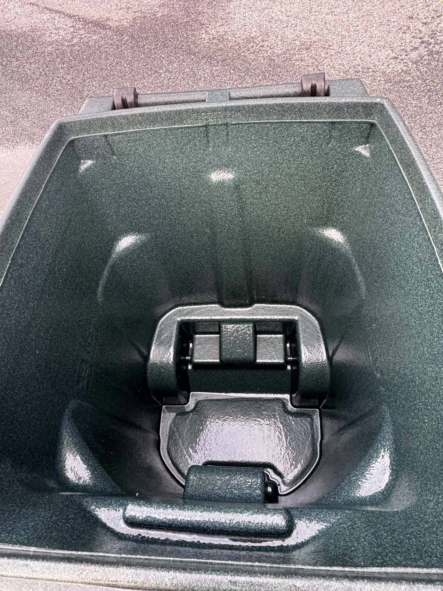Inside the Bin after cleaning
