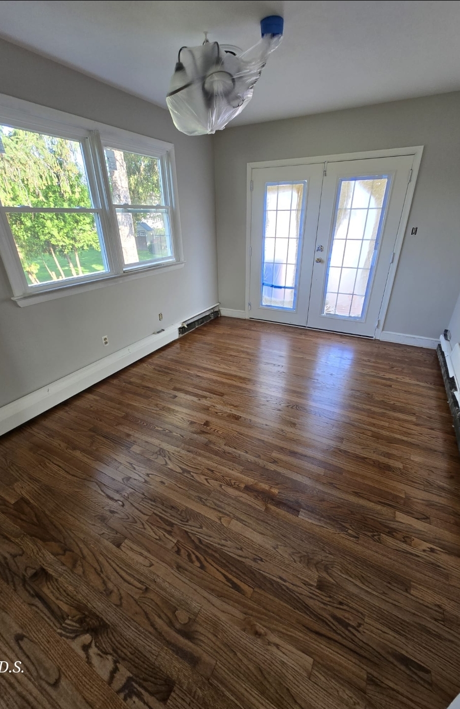 Hardwood floor with a protective finish in a Pennsylvania living room