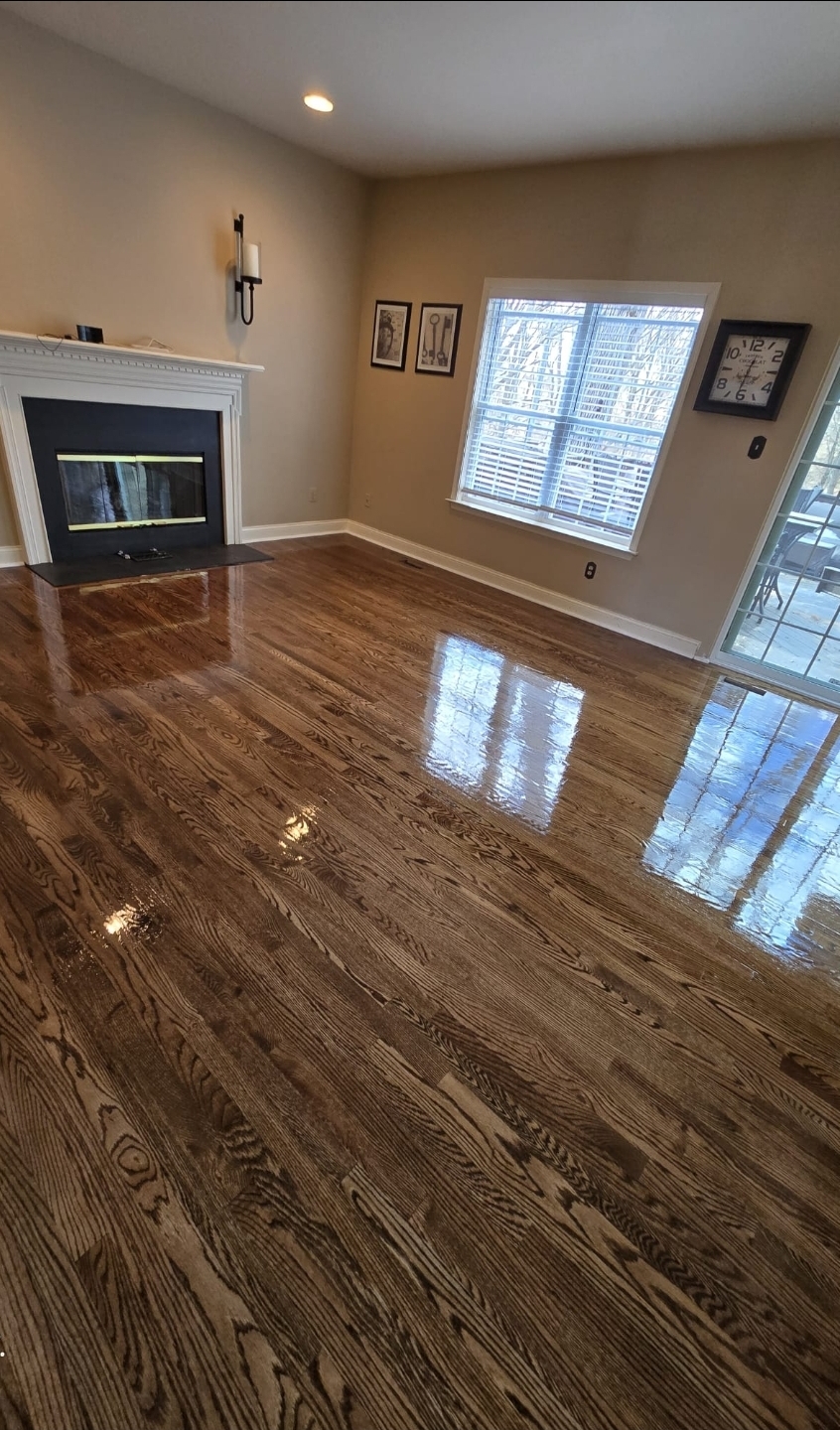 Finished hardwood floor in a Pennsylvania kitchen and dining room