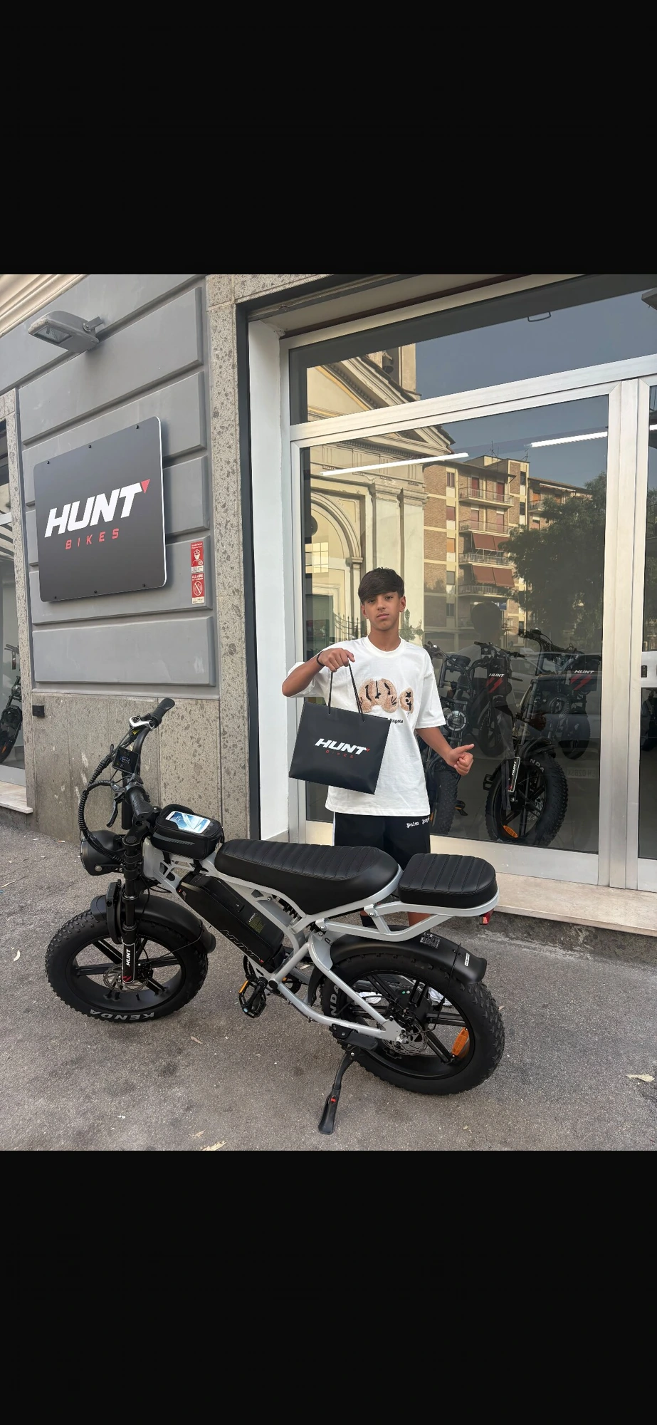 Cliente Hunt Bikes con la sua e-bike