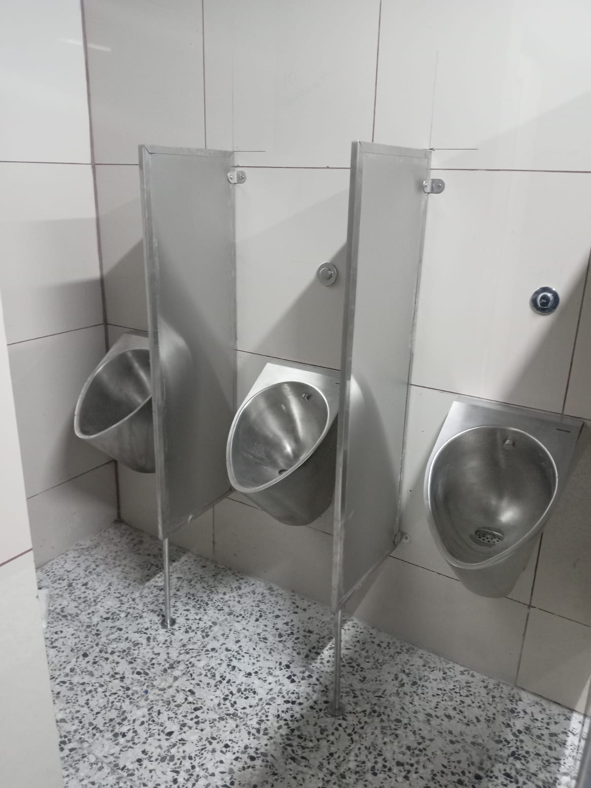 Cubículos sanitarios a la medida