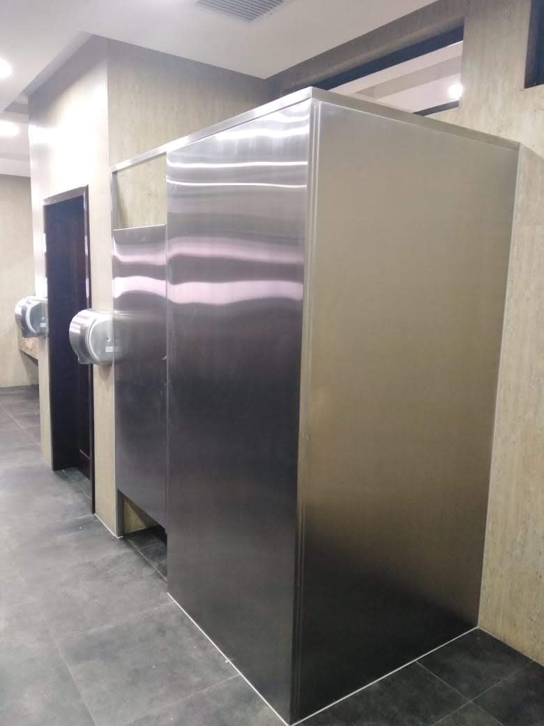 Mampara sanitaria con secador integrado