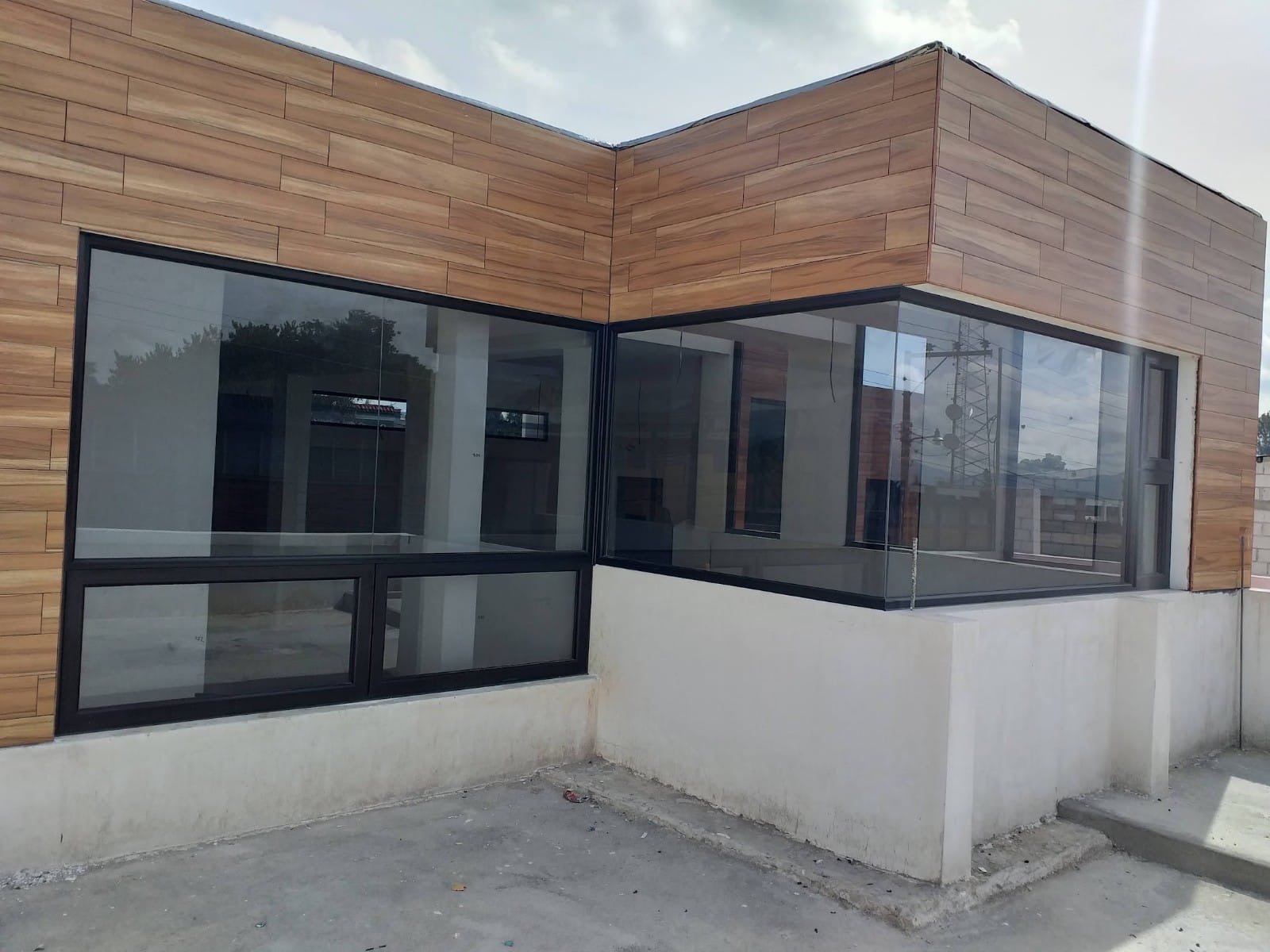 Proyecto de ventanería instalado por Soluciones Arquitectónicas