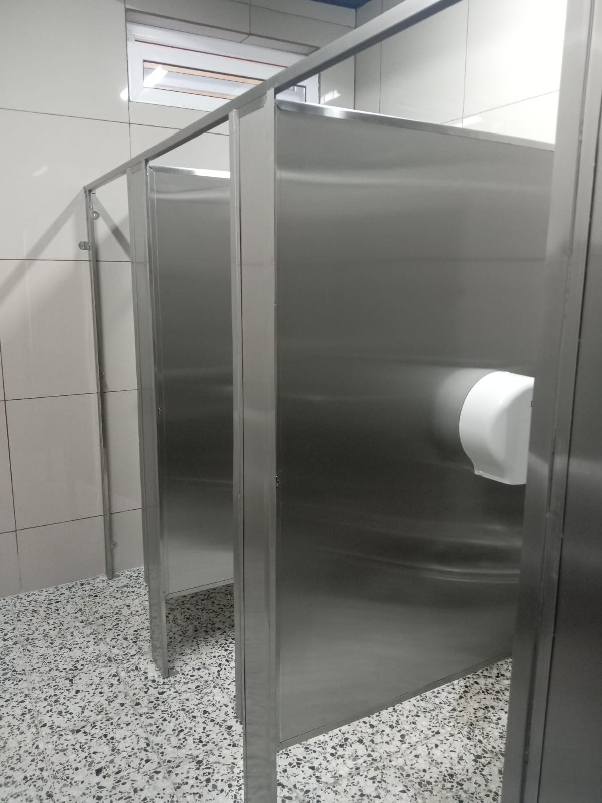 Mamparas y cubículos sanitarios