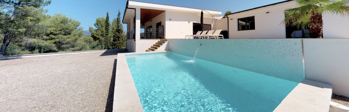 Modern villa with pool in Calvià